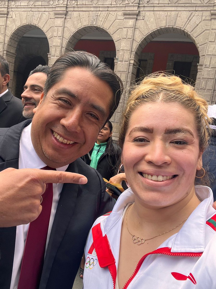 Aremi Fuentes tweet media