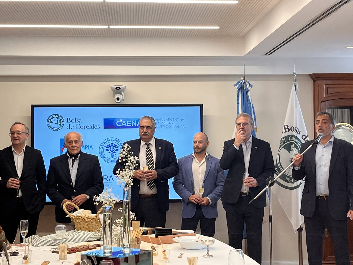 Encuentro para la prensa de fin de año en la <a href="/Bolsadecereales/">Bolsa de Cereales</a>