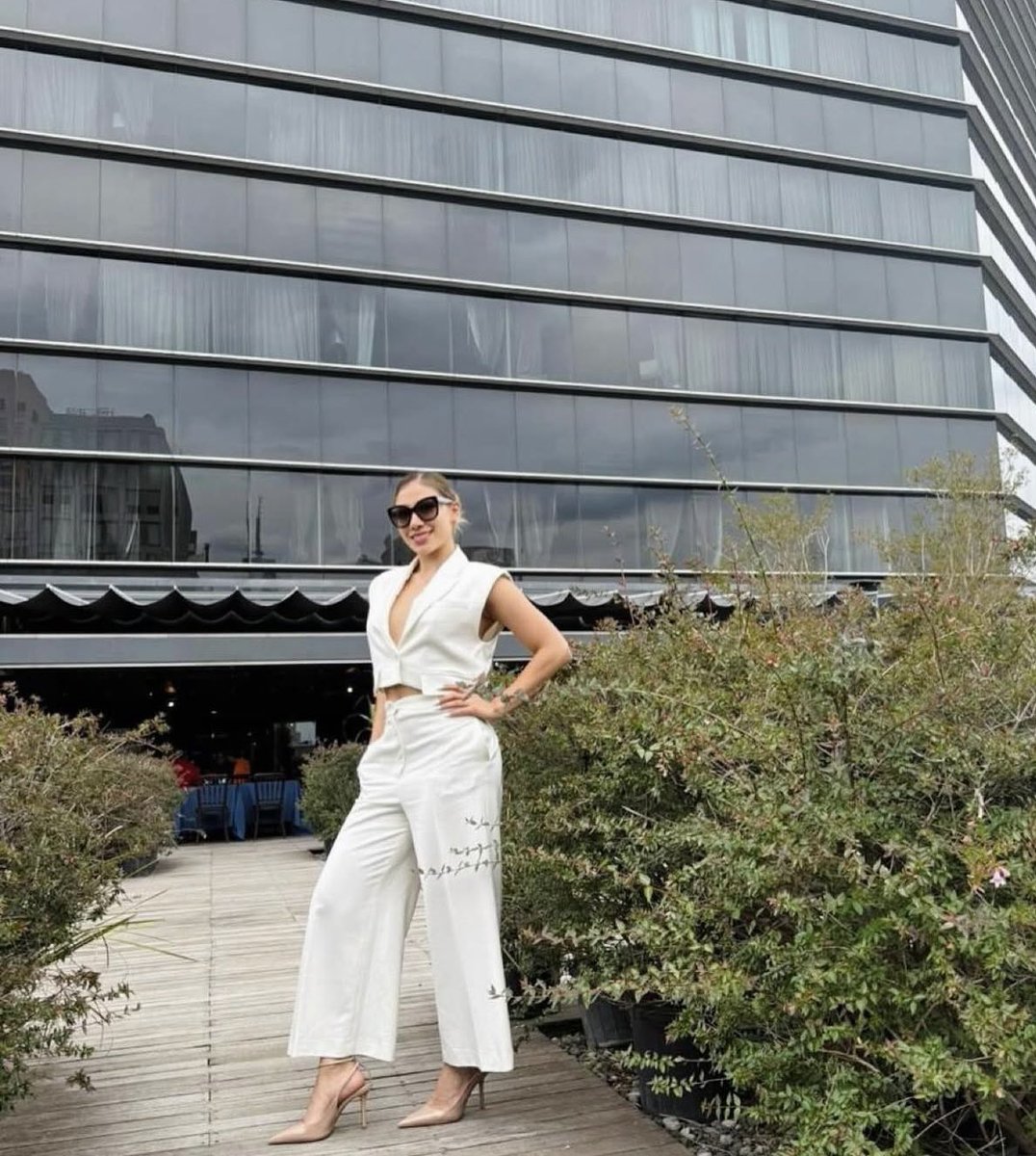 VaioletteNovak's tweet image. 