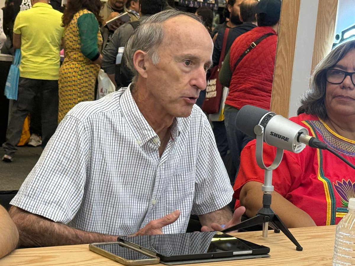 La labor de #SigueAlCongreso continúa en nuestro estado: buscamos que haya una verdadera rendición de cuentas por parte de nuestros diputados, ¡sigamos participando! #FILGuadalajara <a href="/FILGuadalajara/">FIL Guadalajara</a>