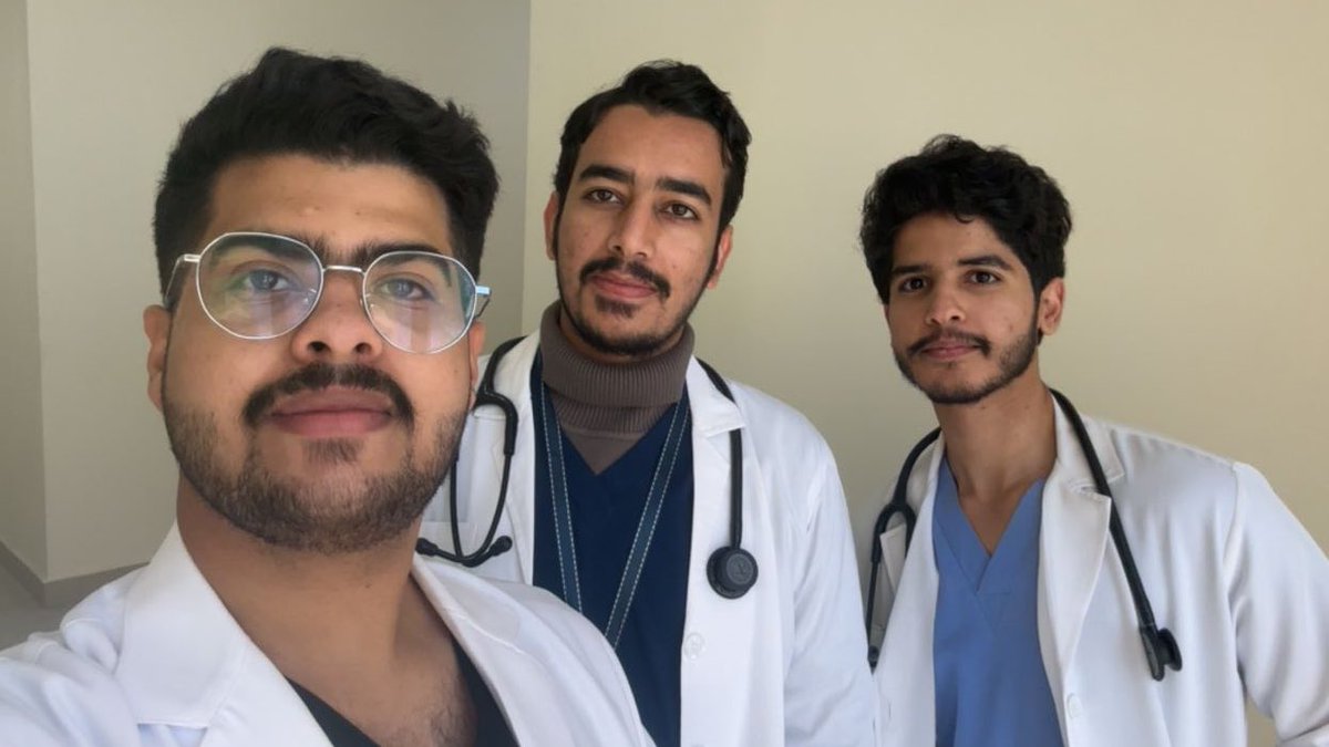 😁😁😁شعور لما تحل اختبار بدون تذاكر 
حلينا بخبرة السنين وبشخصية البطل