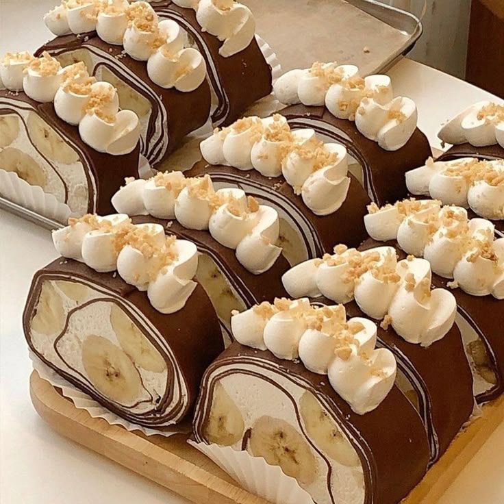 dan is here to deliver treats to <a href="/danniedyk3/">Min 💖</a> !

" you’re always so sweet &amp; supportive, min. it makes my day every time i get a notif from you <3 ty for being so lovely! x   "