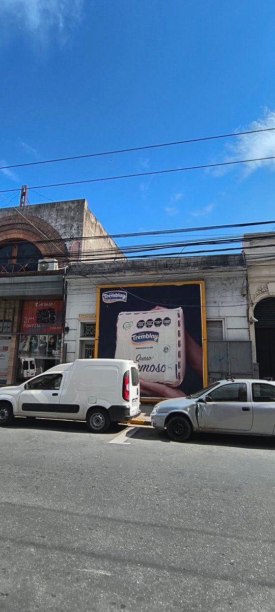 CalleDeRosario's tweet image. #EdificiosAbandonados #Rosario
Urquiza y Oroño
Mendoza 1421