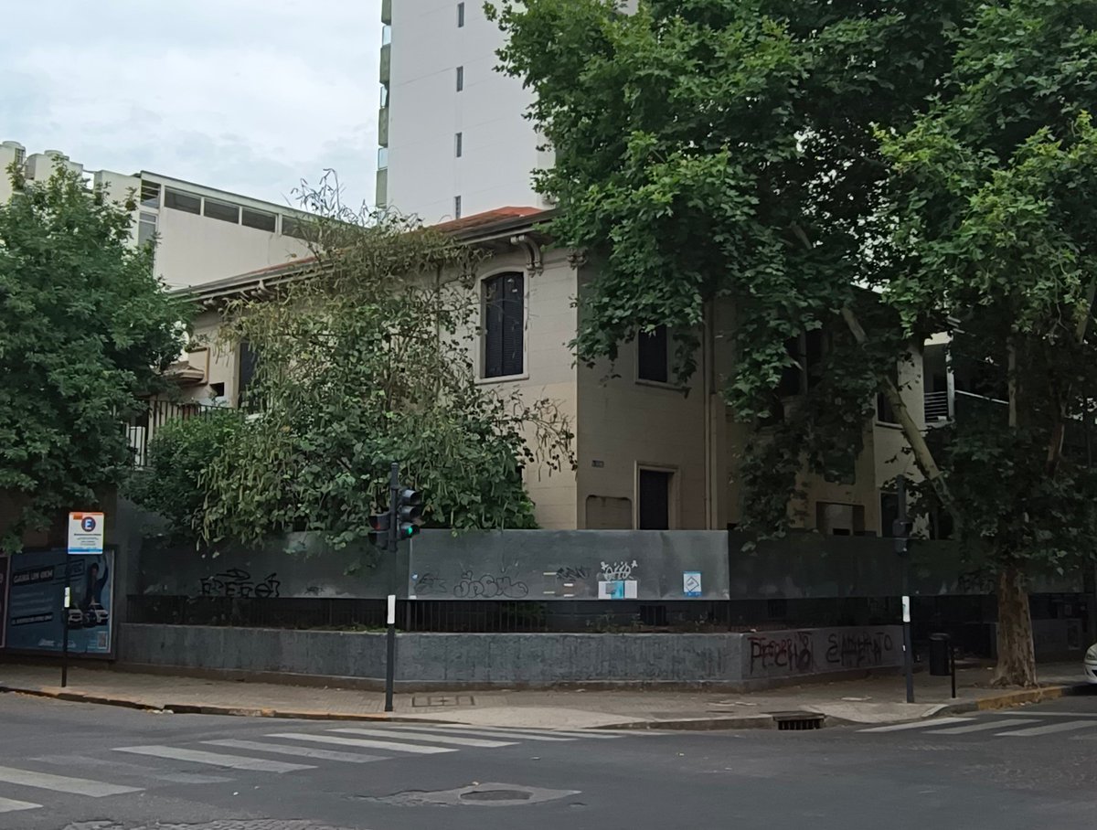 CalleDeRosario's tweet image. #EdificiosAbandonados #Rosario
Urquiza y Oroño
Mendoza 1421