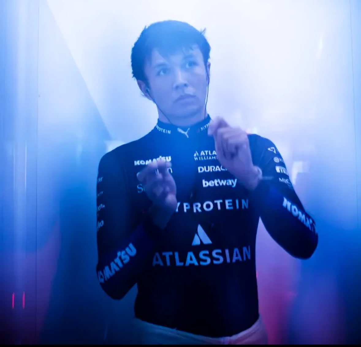 arina on a little break!💙 tweet media