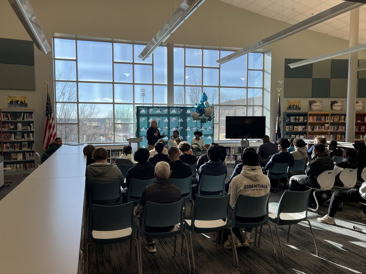 Signing Day Palooza

<a href="/InfoForge/">Colonial Forge Football</a> has two Division I signees in <a href="/jay75689/">Jaylen Carter</a> &amp; <a href="/Tay_OWTW/">TaySean J.</a> 

Carter is headed to <a href="/MUHawksFB/">Monmouth Football</a> in the FCS and Jones is staying in-state, going to <a href="/ODUFootball/">ODU Football</a> in the Sun Belt

<a href="/FLSVarsity/">FLS Varsity</a> <a href="/NewsInTheBurg/">fredericksburg.com</a>