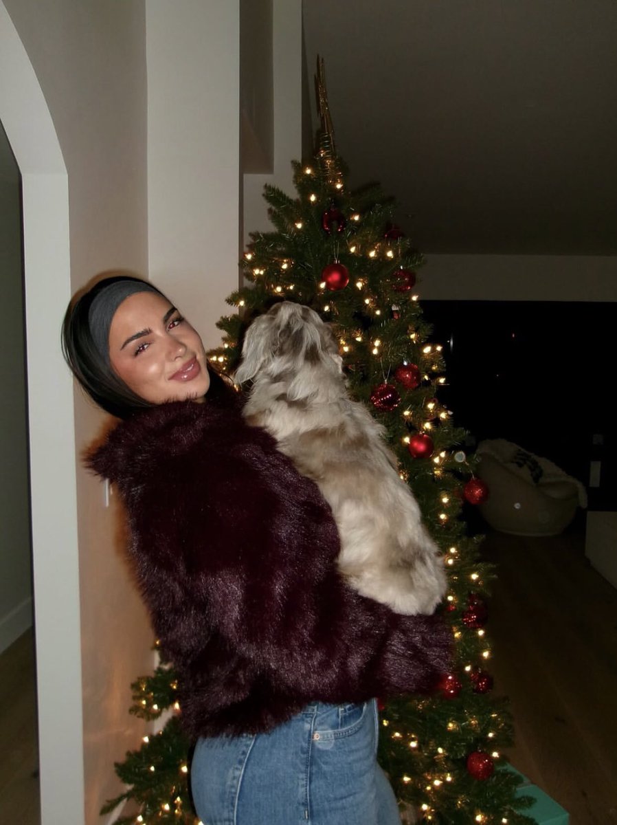 giannajade_'s tweet photo. It’s that time of the year again!🎄🤩 https://t.co/Ad2TARjWYM