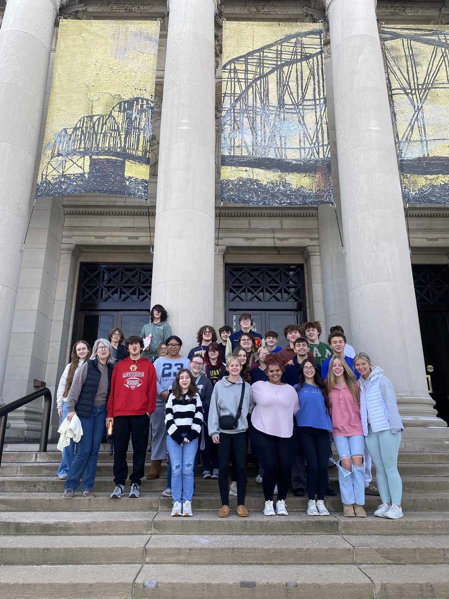 RHS_Shells's tweet photo. Mrs. Gibson’s Art History students spent the day exploring the St. Louis Art Museum! Today’s field trip provided students an enriching opportunity to explore galleries &amp; connected course concepts with real-world masterpieces! #FieldTrip #ArtHistory #SLAM @StlArtMuseum https://t.co/tkjx6LsG32
