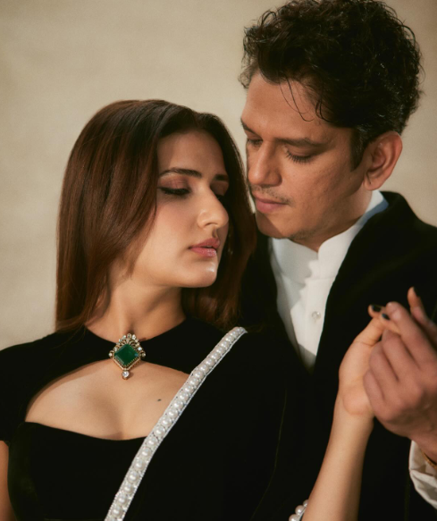 va_nshbaba's tweet image. iski mauj hai yaar