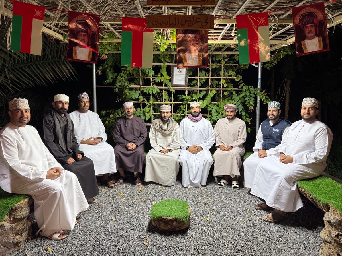 mohmmed2272's tweet photo. زيارة زملاء العمل لي جزاهم الله خير 

من اليمين 

اخي يوسف المخلدي 
الأزهر العبري 
محمد الخاطري 
منتظر الموسوي 
سالم الرشيدي 
حافظ الصبحي 
محدثكم محمد المخلدي 
معتز البلوشي 
مازن الخنجري https://t.co/Y6QpLsWbYy