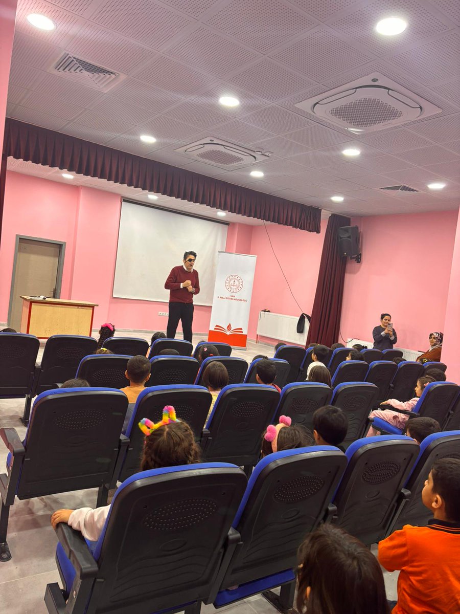 Dramayla masal anlatıcılığı projesi  kapsamında Selimbey Anaokulunda Ferhat Duman hocamızın anlatımı ve drama çalışması ile gerçekleştirildi. Çocuklarımızın keyifle masalın içerisinde kendisini hissettiği dramatize etmekten keyif aldıkları etkinliğimiz büyük ilgi gördü.