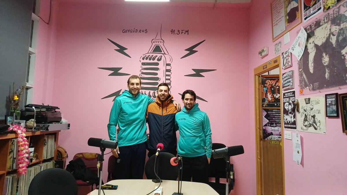 Entzungai duzue gaurko saioa, <a href="/ZAST_Zarautz/">ZAST Zarautz</a> ko mutilei eginiko elkarrizketarekin: arraio.eus/deskargak/2025… <a href="/ArraioIrratia/">Arraio Irratia</a>