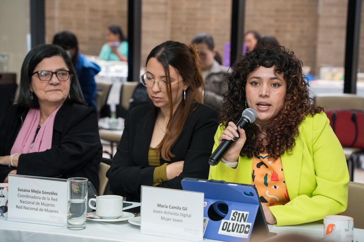 Plenaria de Alto Nivel: Escuchando a mujeres que transforman 🇨🇴

En la última sesión del año, la Mesa de Género de la Cooperación Internacional abre el espacio para conocer las experiencias, reflexiones y perspectivas de algunas organizaciones de mujeres sobre el país. (1/4)