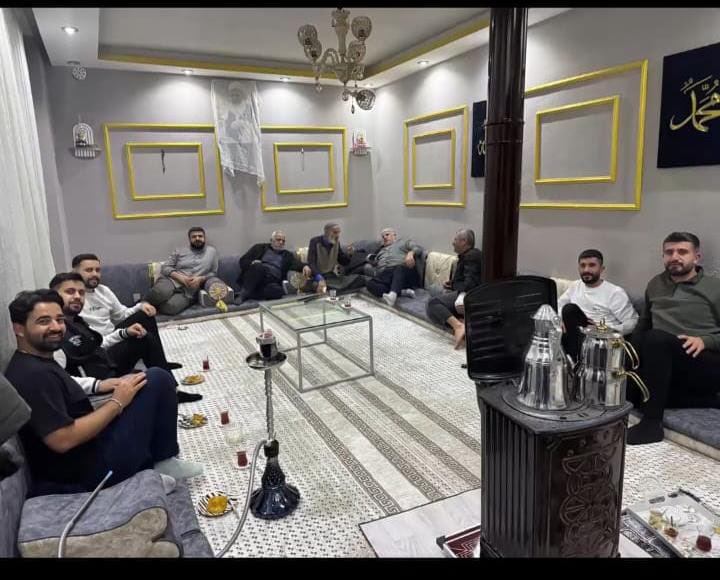 yusufaslan_02's tweet image. Kıymetli büyüklerimizle ve değerli dostlarımızla bugün gönülden bir hasbihal ettik. Sohbetimizin sıcaklığı, yüzlerdeki tebessümde; samimiyeti ise paylaşılan her kelimede kendini gösterdi.

Bir araya gelmenin bereketini, birbirimizi anlamanın güzelliğini bir kez daha yaşadık.…