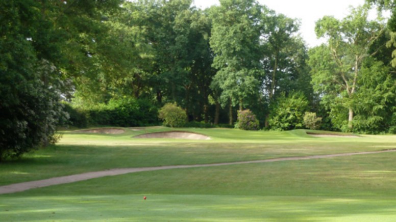 A striking before-and-after look at our 11th hole – from 15 years ago to today – showing <a href="/golfarchitects/">Mackenzie & Ebert</a>' superb work reshaping the greenside bunkers and extending the green surface.