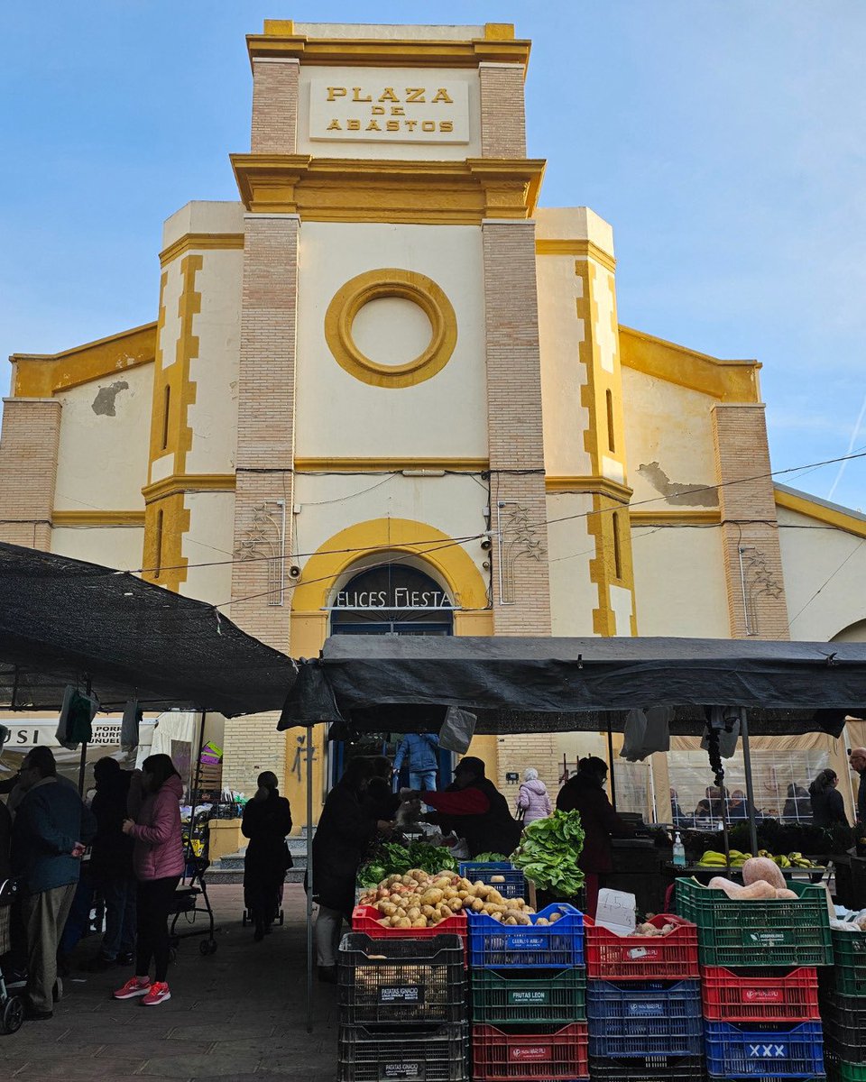SantaPolaTurism's tweet photo. ¡Planifica tu compra en estos días festivos! Información para los festivos del 6 y 8 de diciembre:
🏬 Mercado Central: abre el 6/12 y cierra el 8/12
🛍 Mercadillo de Viguetas: abierto tanto el sábado 6 como el lunes 8

#SantaPola #CostaBlanca https://t.co/dTUYIwEbjF