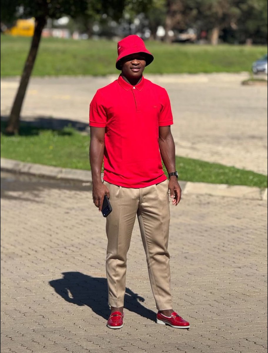 sibonelosithole's tweet image. Inspiration for Mbule&apos;s outfit today: