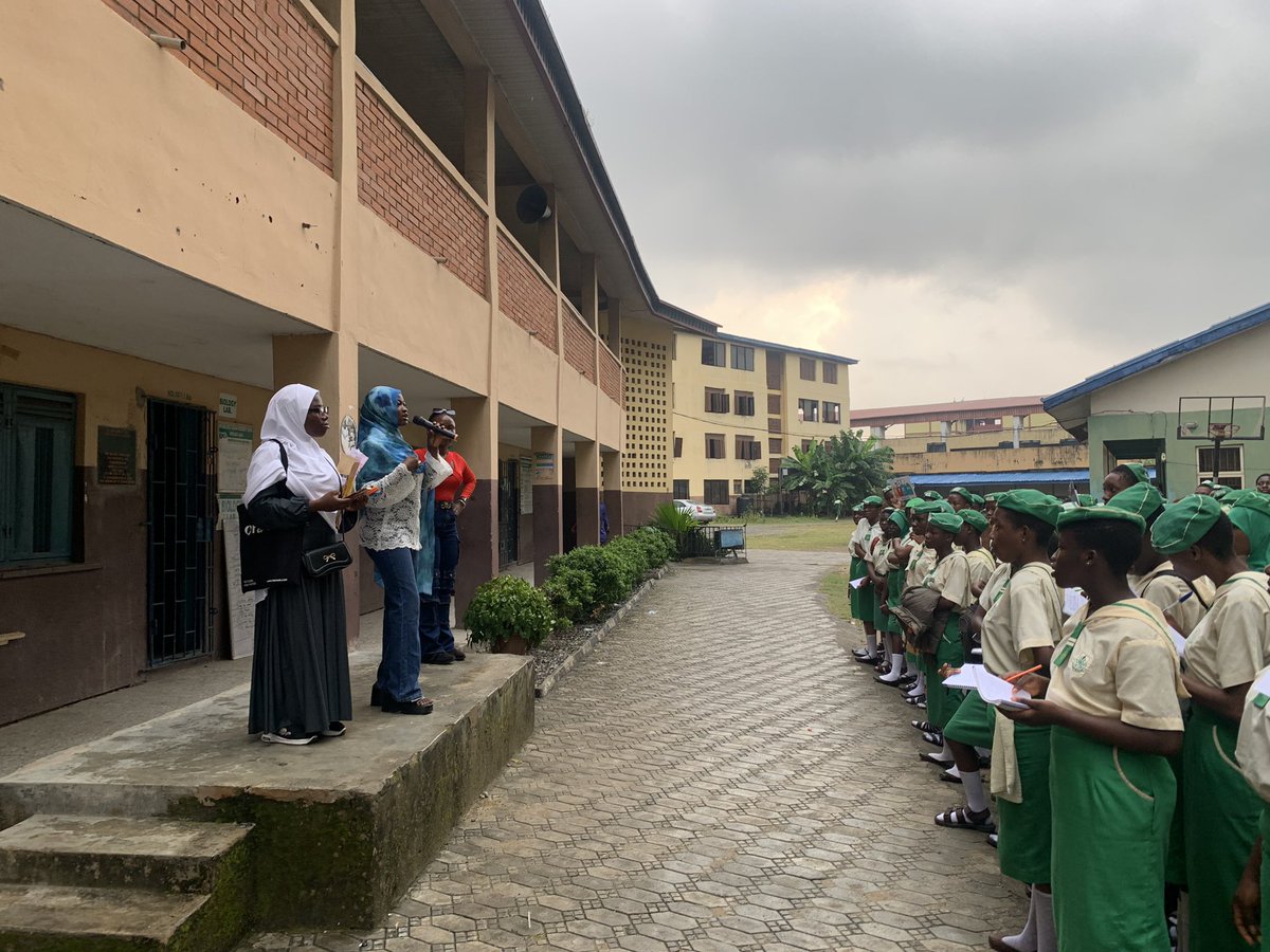 SQuaribat's tweet image. International Day of the Girl Child 2025, volunteered with @Tech4DevHQ. 
I think my favourite part of volunteering will always be teaching and speaking to secondary school students. Their enthusiasm to learn excites me every single time… and questions that follow 😅