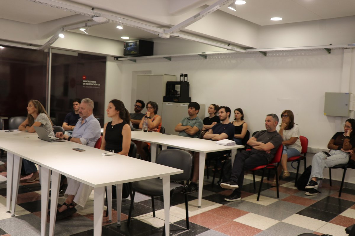 FIQUNL's tweet photo. 👨‍💻Charla: @argendatafundar: Ciencia de datos para entender la Argentina.

Si te lo perdiste, próximamente estará disponible en nuestro canal de YouTube 👉 https://t.co/qspxvtSwwk https://t.co/4SE4DO1T82