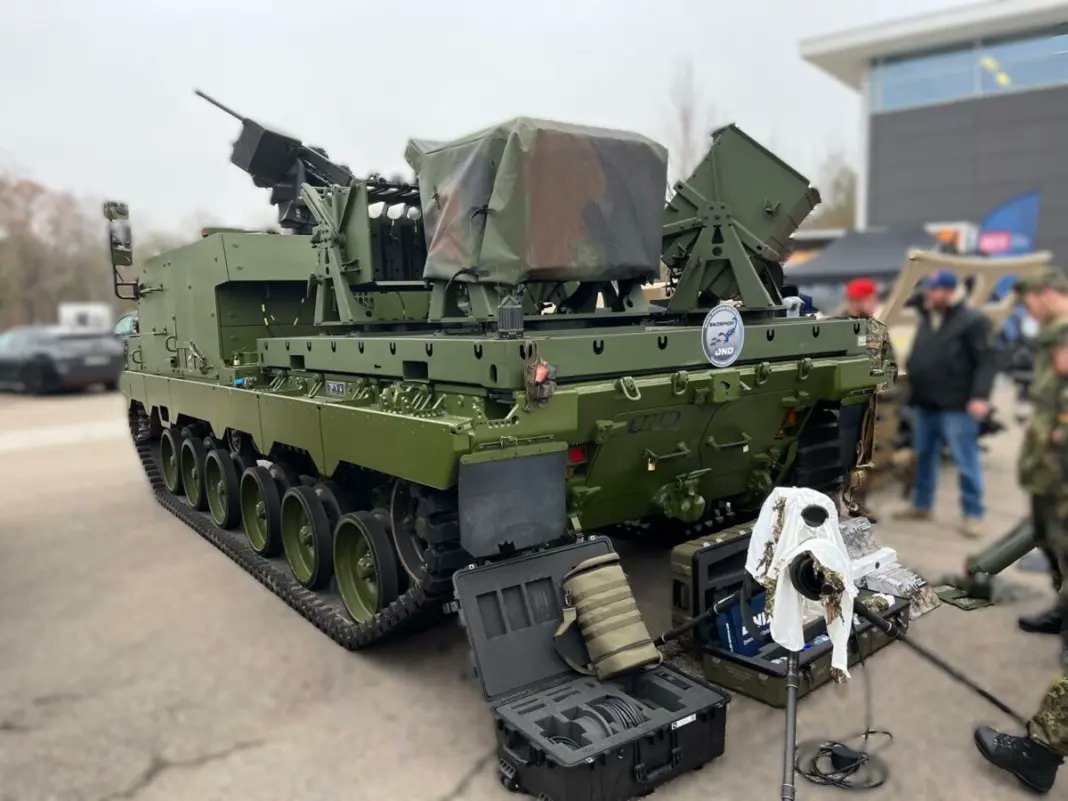 pascalbtr's tweet image. Après l&apos;🇪🇪, sur camion Unimog, c&apos;est au tour de l&apos;🇩🇪 de s&apos;équiper de systèmes de lance-mines Scorpion2, mais sur chenillé . 
La mode des champs de mine bat bon train... 🤔
📷Hartpunkt