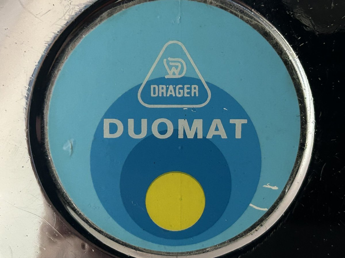 VintageScuba's tweet photo. DRÄGER DUOMAT SAME LOOK, DIFFERENT NAME! 
If you’ve ever looked at the Dräger Duomat and thought, “Hang on isn’t that the Dräger Tauchtechnik twin-hose?” you’re not wrong!
The two regulators share that unmistakable Dräger style.
#VintageScubaGearAustralia #DivingHistory https://t.co/3o4pOefQoq