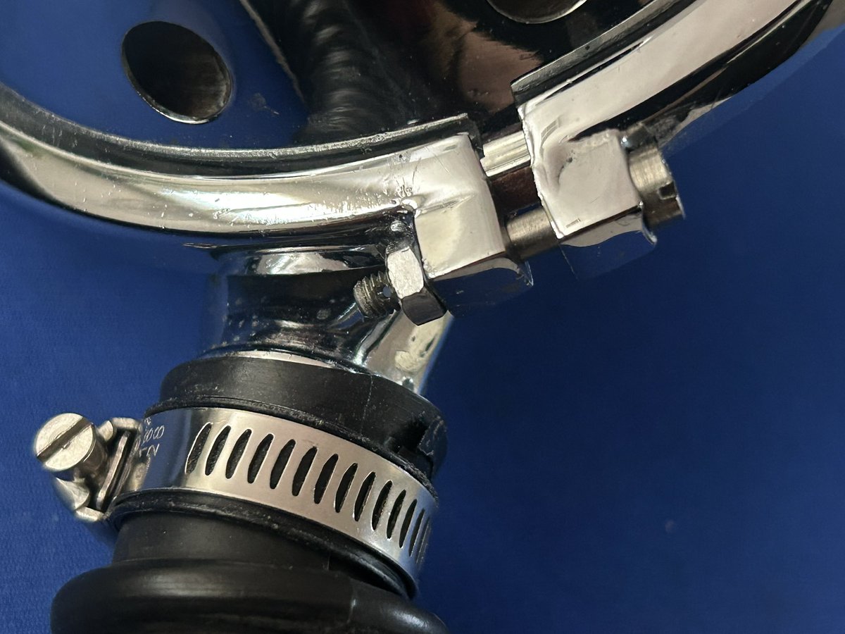 VintageScuba's tweet photo. DRÄGER DUOMAT SAME LOOK, DIFFERENT NAME! 
If you’ve ever looked at the Dräger Duomat and thought, “Hang on isn’t that the Dräger Tauchtechnik twin-hose?” you’re not wrong!
The two regulators share that unmistakable Dräger style.
#VintageScubaGearAustralia #DivingHistory https://t.co/3o4pOefQoq