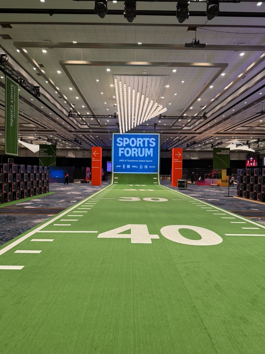 awsdevelopers's tweet image. Views from the Sports Forum at #AWSreInvent! Visit us at the Builder&apos;s Arena and let us know what you think 🏈 🏀  👉 go.aws/3Y7EXio