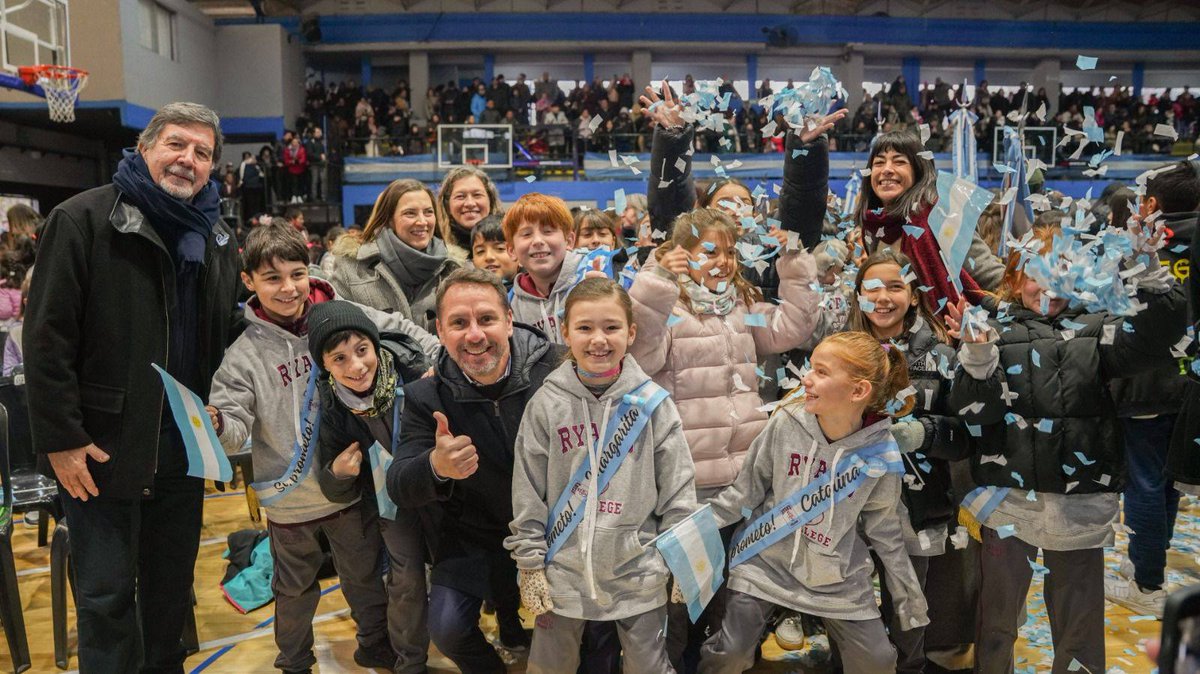Los grandes cambios y transformaciones de la educación pública de nuestro país tienen como protagonista a una persona con un corazón enorme y un gran compromiso. 
Gracias <a href="/AlbertoSileoni/">Alberto Sileoni</a>  por acompañar el crecimiento de #Ituzaingó. ¡Muchos éxitos!