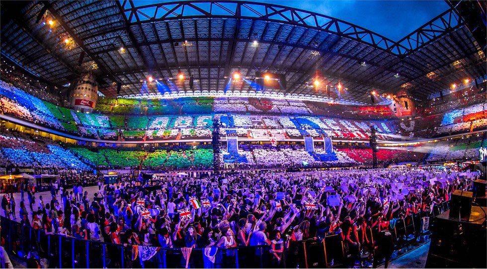 payno_foreever's tweet photo. yes, one direction was and still is THIS big. https://t.co/4QjhpiGmjB