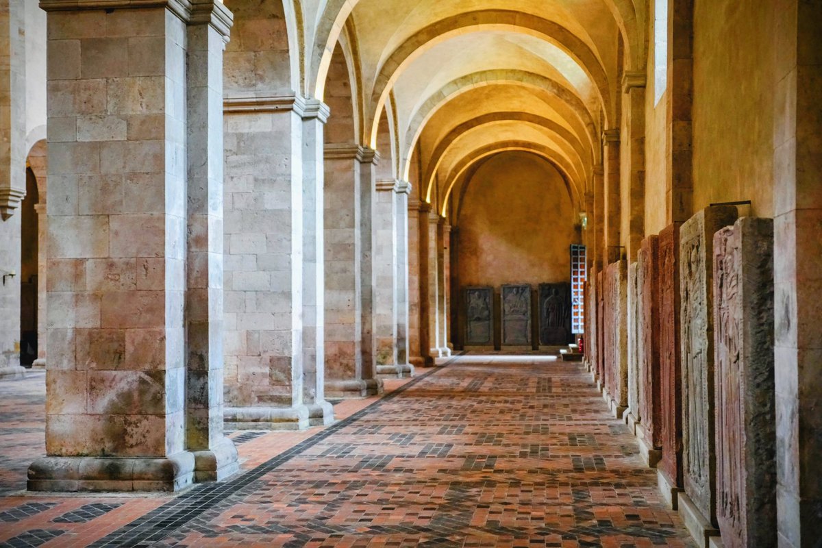 derliebeMichi's tweet photo. Kloster #Eberbach bei Eltville im Rheingau.
https://t.co/lDuavnBR7O
#Mit49EuroUmDieWelt 🤍 6/8 https://t.co/NwVgv3cS3c
