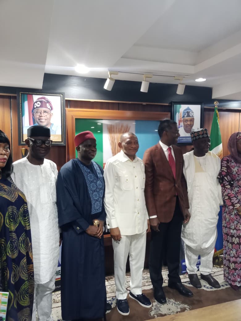 fmrlegislators's tweet photo. APC Former Legislators Hail Inclusion in Osun Governorship Screening Panels

The National Forum of Former Legislators has thanked the APC leadership for including its members in the Screening Committees for the upcoming Osun State election. https://t.co/357d5TKo4U