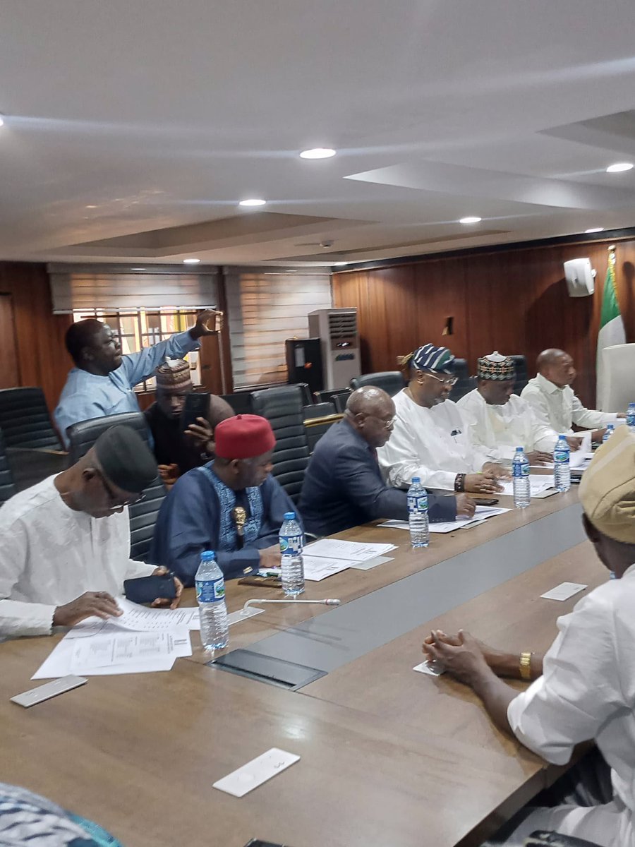 fmrlegislators's tweet photo. APC Former Legislators Hail Inclusion in Osun Governorship Screening Panels

The National Forum of Former Legislators has thanked the APC leadership for including its members in the Screening Committees for the upcoming Osun State election. https://t.co/357d5TKo4U