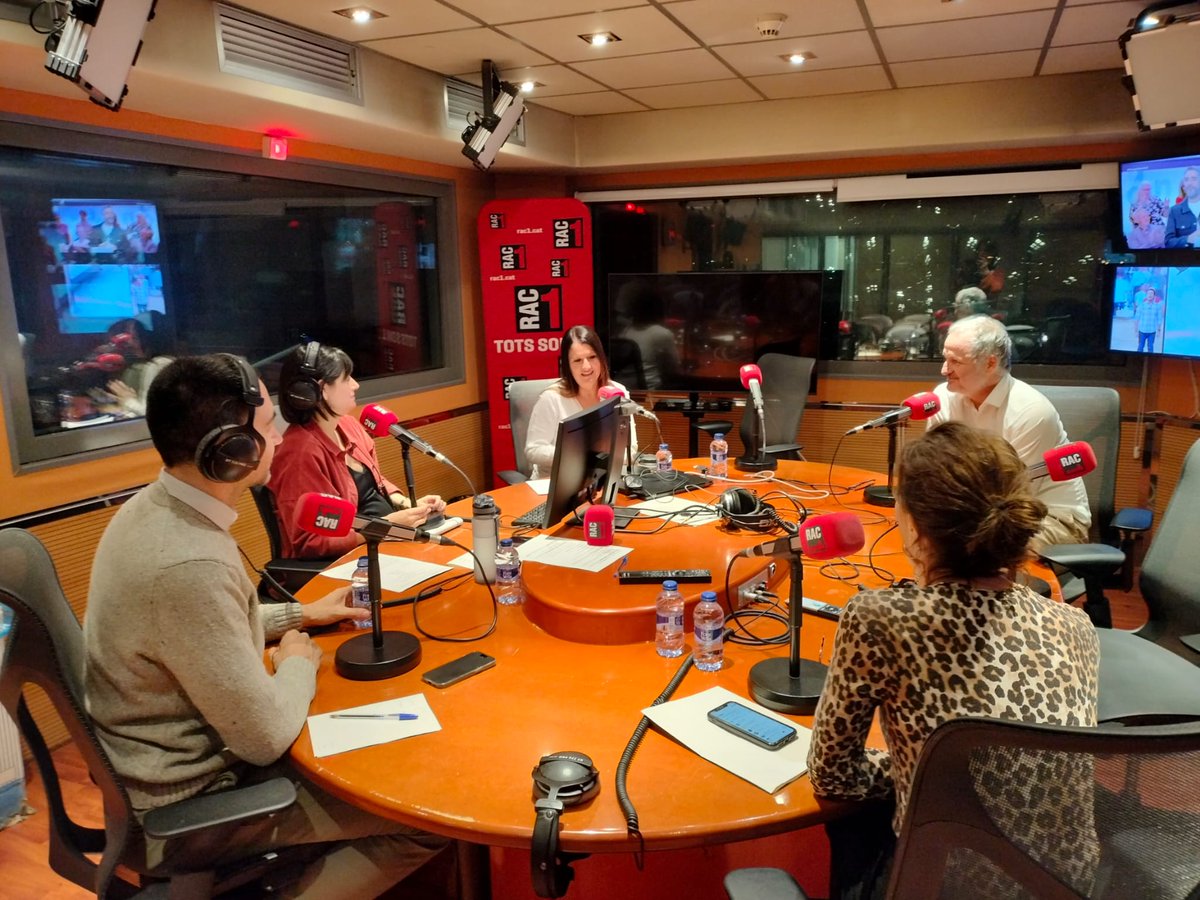 La tertúlia!  

📌 Analitzem l'última hora de la pesta porcina i la relació entre el PSOE i Junts per Catalunya. 

🗣️ <a href="/squadrado/">Susana Quadrado</a>, <a href="/Marc_Amat/">Marc Martínez Amat</a>, <a href="/ImmaLucas/">Imma Lucas</a> i <a href="/jordicabre/">Jordi Cabré</a>