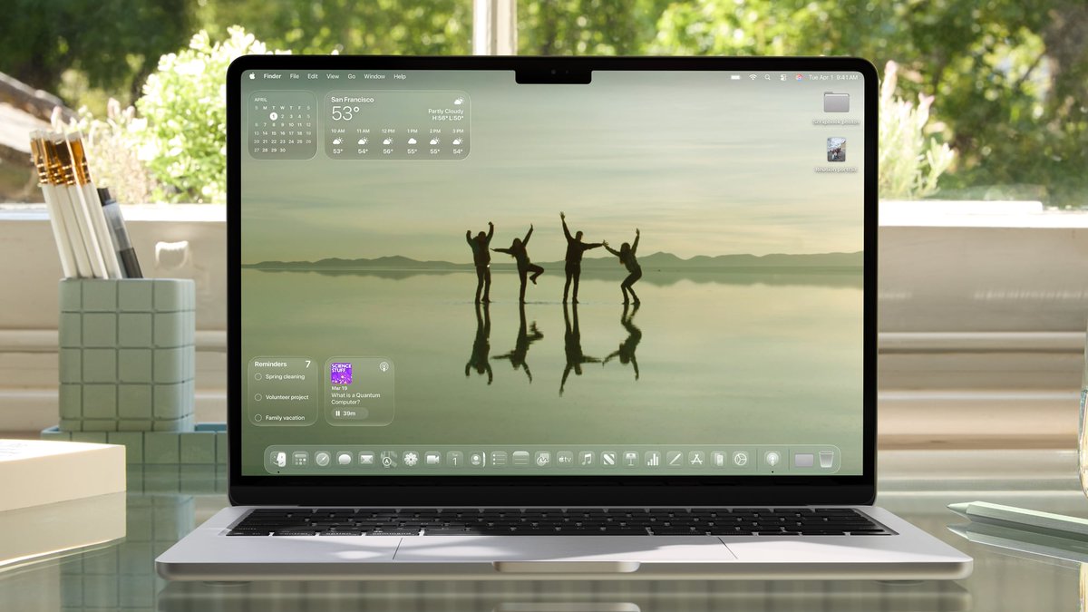 MacRumors's tweet image. Apple UI Design Chief Alan Dye Leaving for Meta macrumors.com/2025/12/03/app…