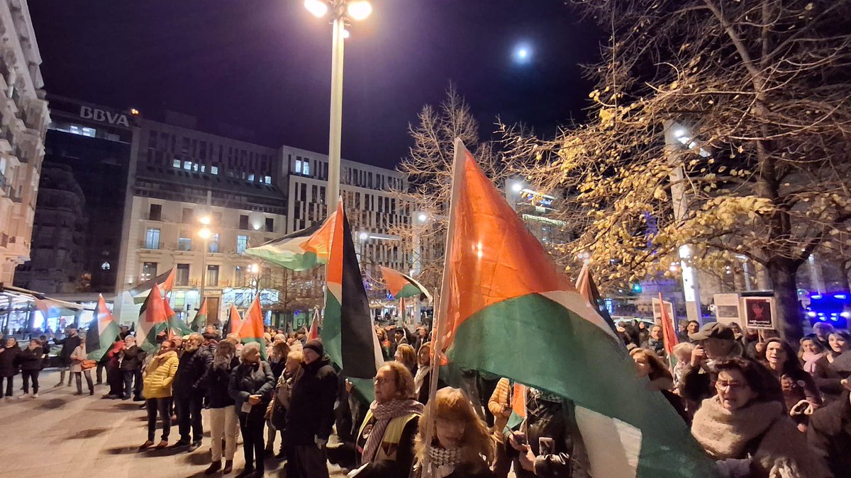 Casapalestina_'s tweet photo. Mientras sigan los bombardeos, mientras la ayuda humanitaria siga bloqueada, mientras continúen los ataques de los colonos y el robo de tierras seguiremos exigiendo justicia y reparación para el pueblo palestino 

No hay paz con ocupación 
No hay justicia sin reparación 
Viva Palestina libre 🇵🇸✌🏼