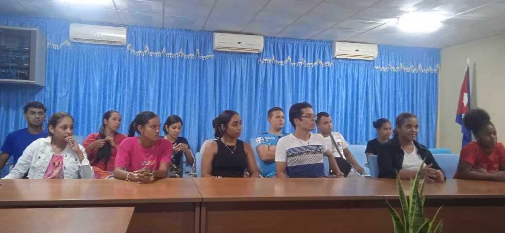 Se constituye el movimiento de alumnos ayudantes y alumnos de alto aprovechamiento docente de la Facultad de Ciencias Económicas y Sociales, dónde están incluidos los estudiantes de la carrera Economía.
#UniversidadDeGranma
#FCES
#Somoseconomia