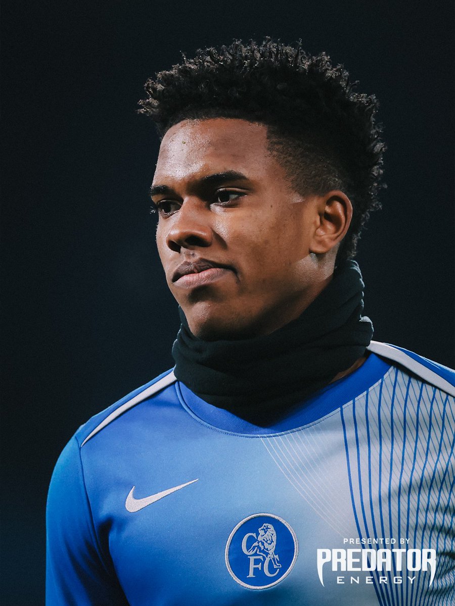 ChelseaFC's tweet image. Warming up in the freezing cold. 🥶

#CFC | #LEECHE