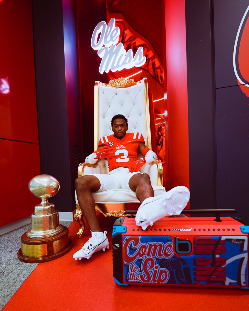 OleMissFB's tweet image. @Bray_Williams8 x #HottyToddy