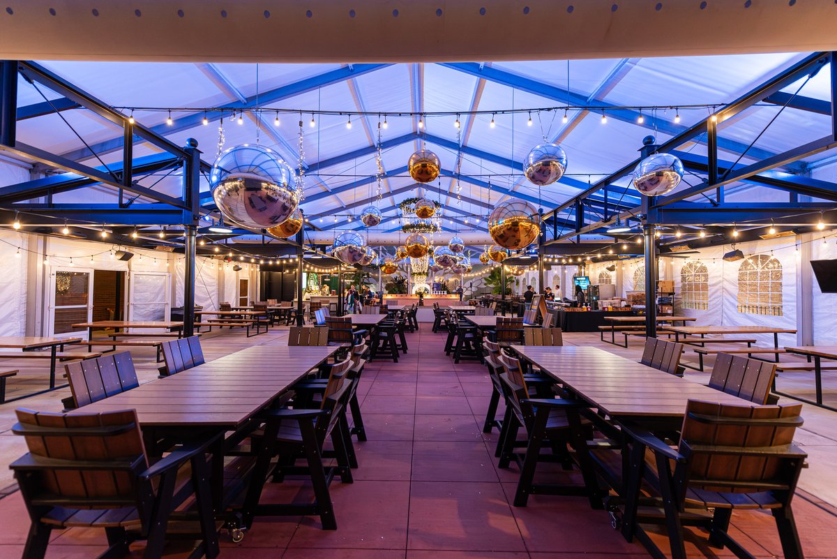 Budweiser Collectors Set🐻, image size:1200x801