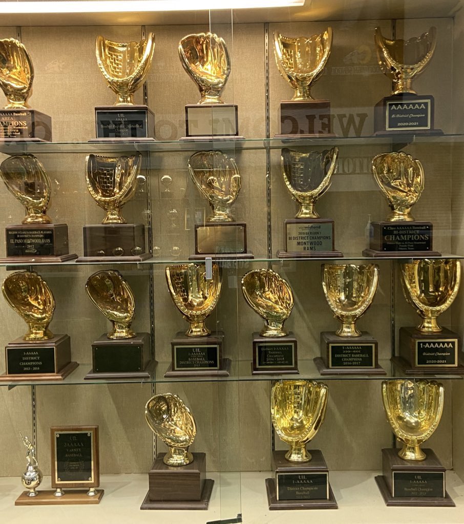 MONTWOOD RAMS BASEBALL⚾️🏈Coach Romo tweet media