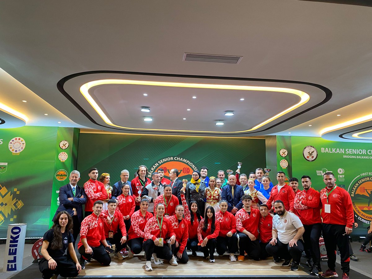 ARNAVUTLUK'TA ŞAMPİYONUZ...

Bu yıl ilk kez Arnavutluk’un Durres kentinde düzenlenen Balkan Halter Şampiyonası’nda milli sporcularımız önemli bir başarıya imza attı.
Milli takımlarımız hem kadınlarda hem de erkeklerde takım şampiyonluğunu elde ederek organizasyona damga vurduk.