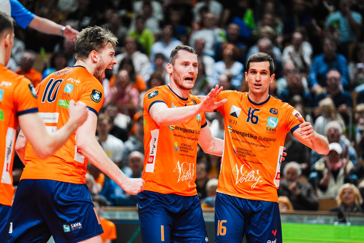 ACHVolley's tweet image. Ljubljanski odbojkarji boljši tudi od Maribora🏐💪

Slovenski prvaki🏆 so brez izgubljenega niza prišli do nove zmage in tako še utrdili vodstvo na prvenstveni lestvici.👍

ACH Volley Ljubljana🆚i-Vent Maribor  3 : 0

Več o tekmi in izjavi👉ach-volley.si

#orangedragons