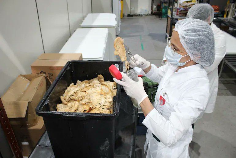 CuartoPoder_Py's tweet image. 🔴COMPETENCIA INTERNACIONAL EN PARAGUAY: 144 NIÑOS ATLETAS SE INTOXICARON CON COMIDA Y SOSPECHAN DEL POLLO FRITO

◾El doctor Carlos Morel, titular de la Dirección de Defensa del Consumidor de Asunción, confirmó que por un pedido del Instituto Nacional de Alimentación y Nutrición…