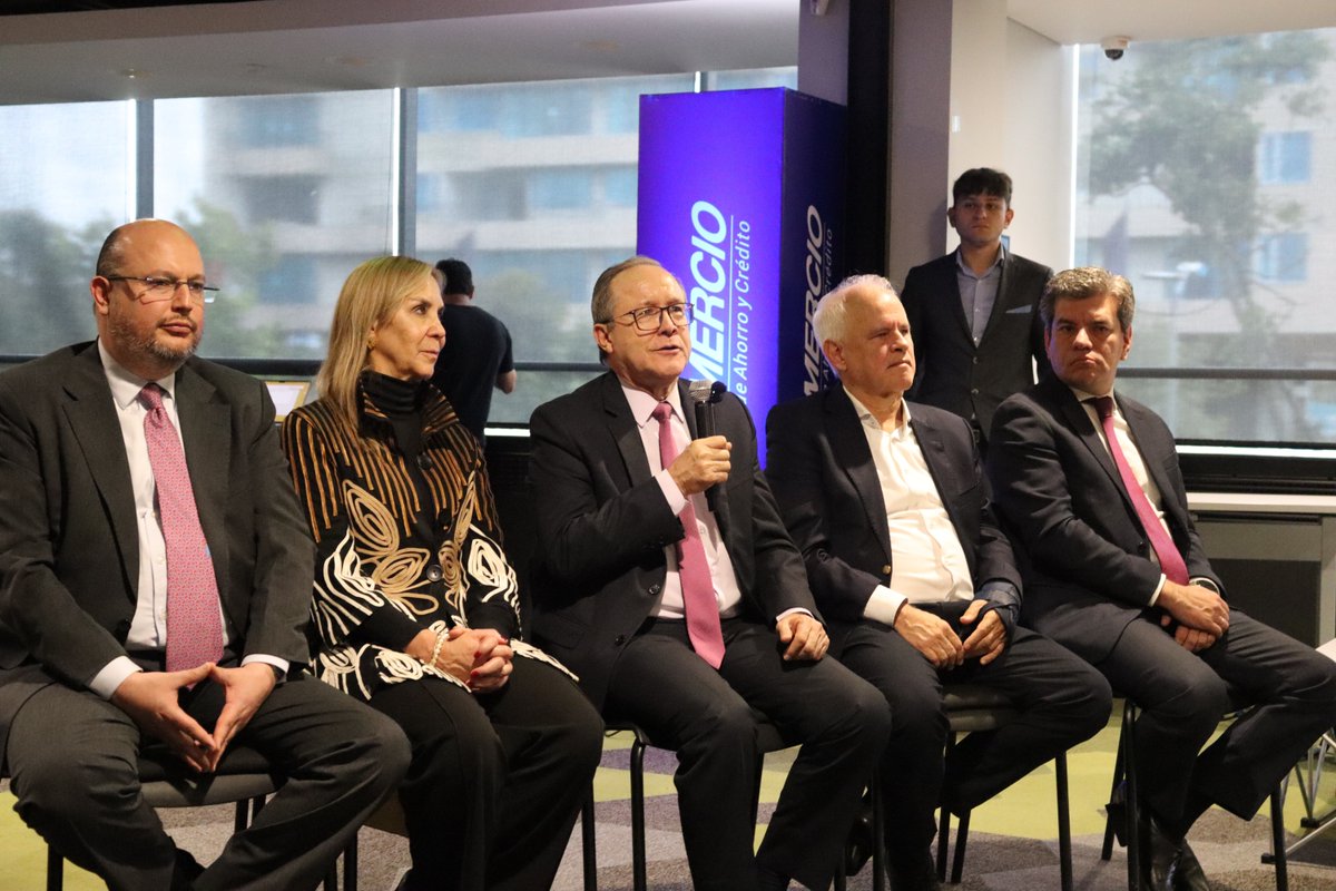 Universidad de América tweet media