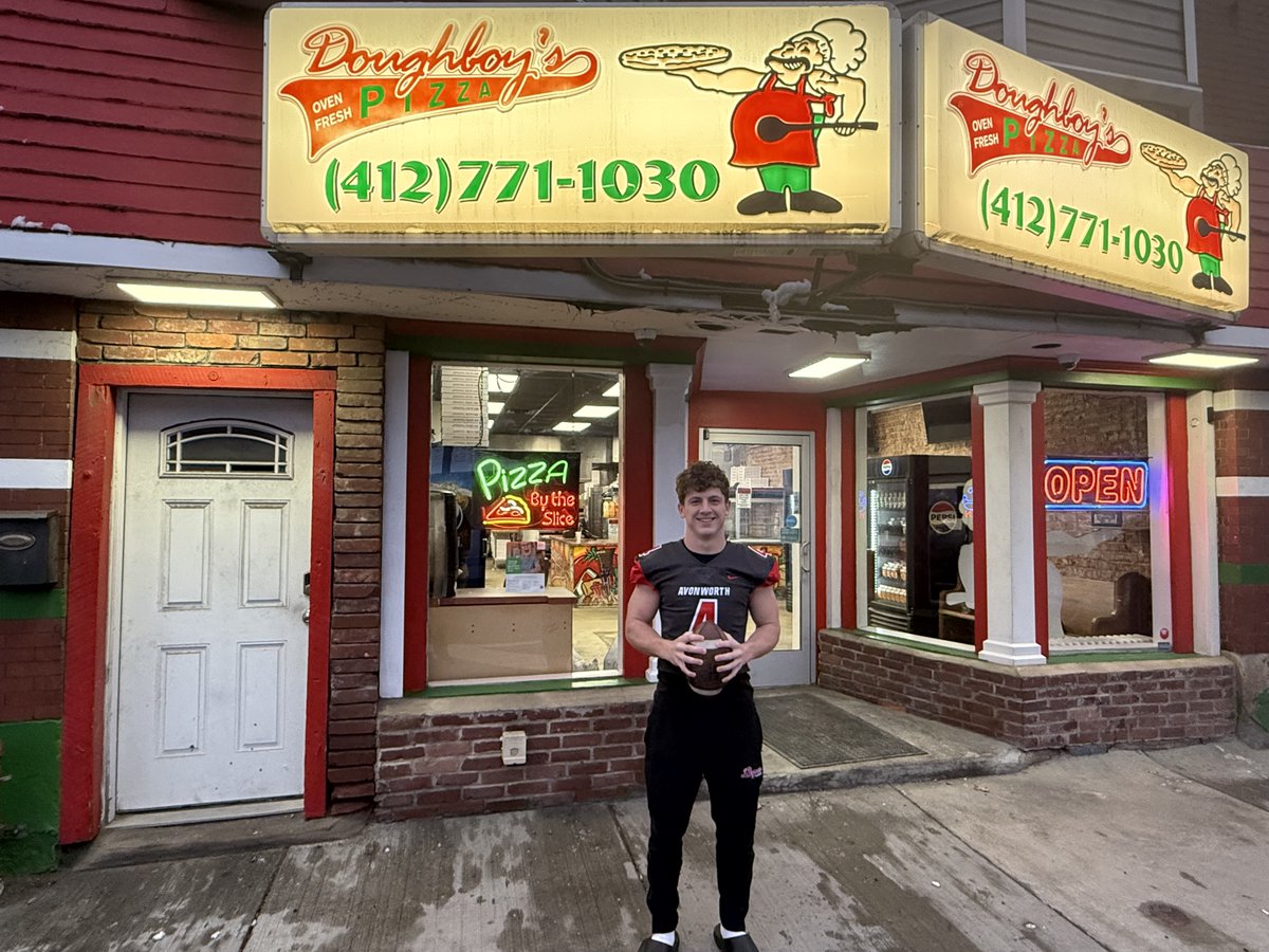Fun first story back at the Post-Gazette ... Caught up with Avonworth football ⭐️ Luca Neal, who also helps out with the family business. His dad owns Doughboy's in McKees Rocks, a town where Luca's toughness was originally forged. 🏈
Story: tinyurl.com/amnk8y8p