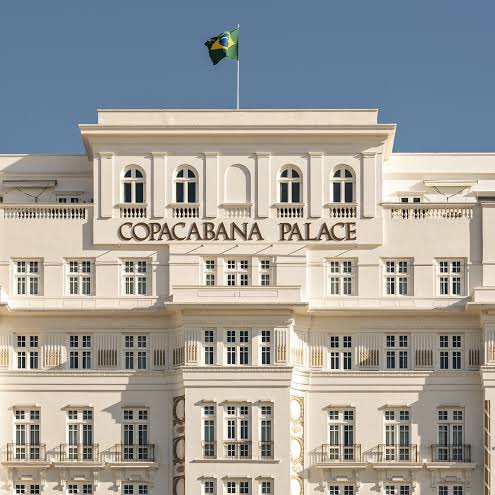 updatecharts's tweet image. Copacabana Palace adota sugestão de Érika Hilton e implementa escala 5x2 para cerca de 600 FUNCIONÁRIOS.