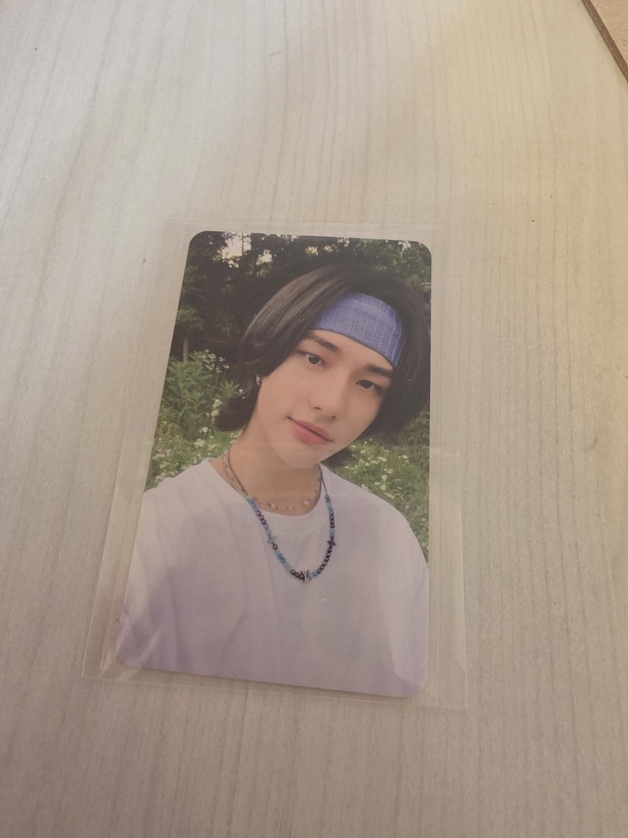 luhhxz3's tweet photo. Feedback positivo pra @ketyhyunjin, que me vendeu esse card lindo do hyunjin! Veio tudo muito bem embalado e com brindes, que não estão na foto pq guardei. Obrigada pela venda amg ❤️ https://t.co/XwGvxUaMTu