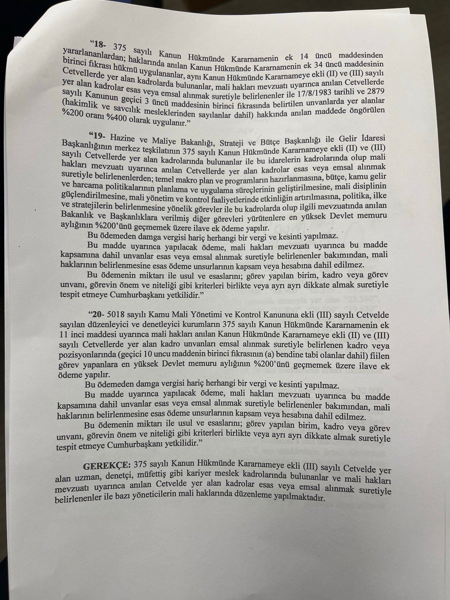 conurakbaba's tweet photo. Kamu mühendisleri bu ülkenin altyapısını sırtlıyor ama yıllardır yok sayılıyor.

Uzmanlara ve üst düzey yöneticilere verilen seyyanen zam ortadayken bu adaletsizliği kabul etmiyoruz.

Derhâl kamu mühendisleri için de düzenleme yapılmalıdır.

#KamuMühendisineihanet
#kabuletmiyoruz https://t.co/YlpTsSctxS