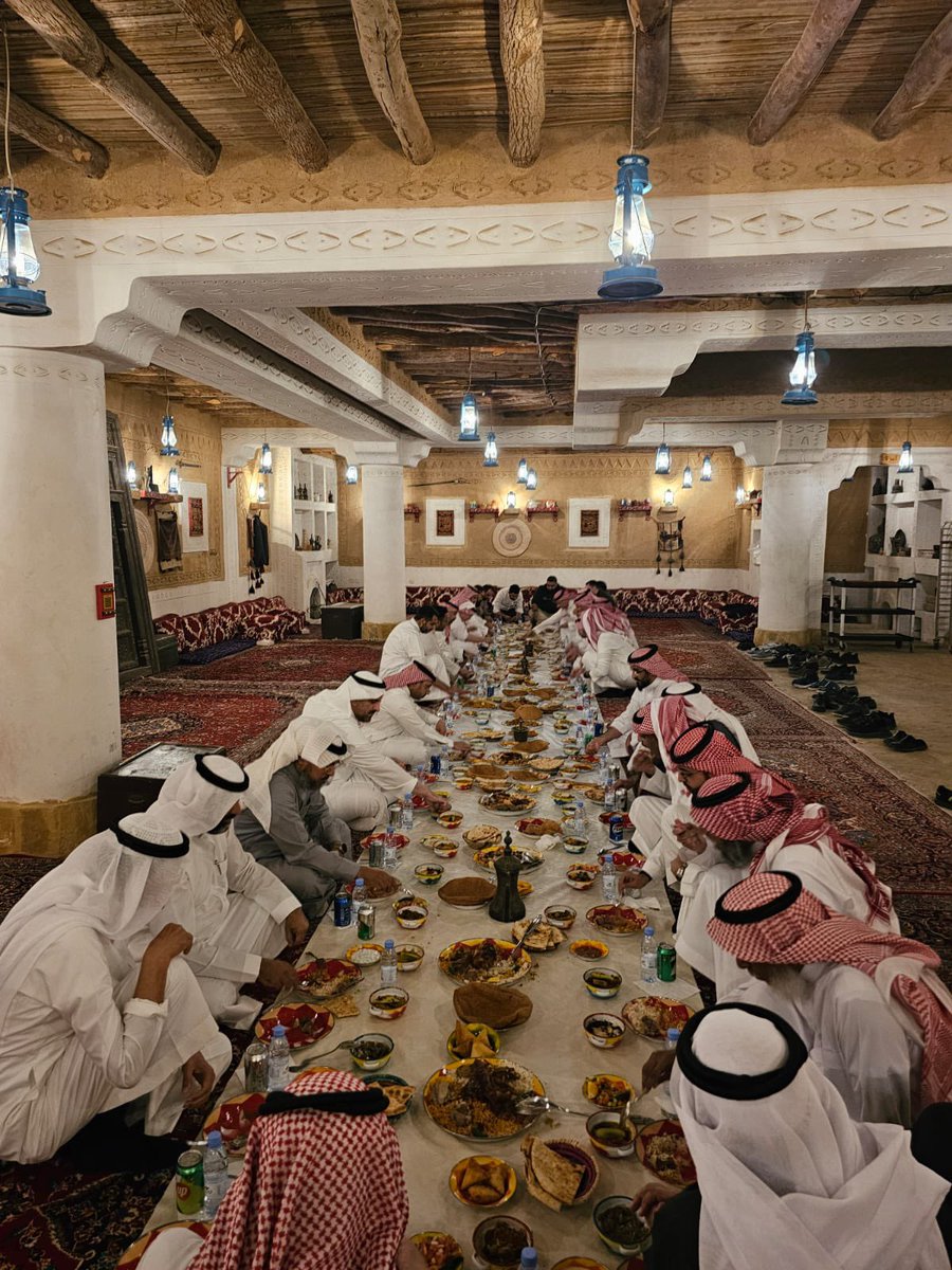 mdwinner's tweet image. شكرًا لإخواني في تقنية المعلومات بالهيئة العامة للإحصاء على حفاوة هذا المساء وتكريمكم الذي أعتزّ به.
عملت مع نخبة استثنائية من الرجال، جمعني بهم الإخاء قبل العمل، وصنعنا معًا إنجازات نفخر بها لخدمة وطننا.
كل التقدير والمحبة لكم… ودامت المودة والوفاء بيننا
#تقنية #التحول_الرقمي