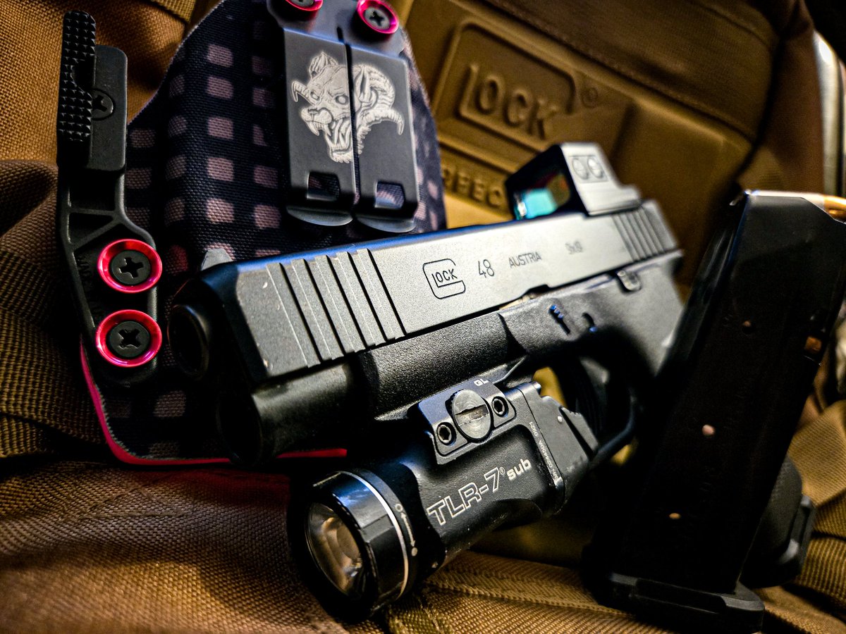 tx_arms's tweet photo. G48 is still the compact king in my book.
@GLOCKInc 
@hellhoundarms 
@Streamlight 
@ShieldArms https://t.co/s7vKHoc9qT